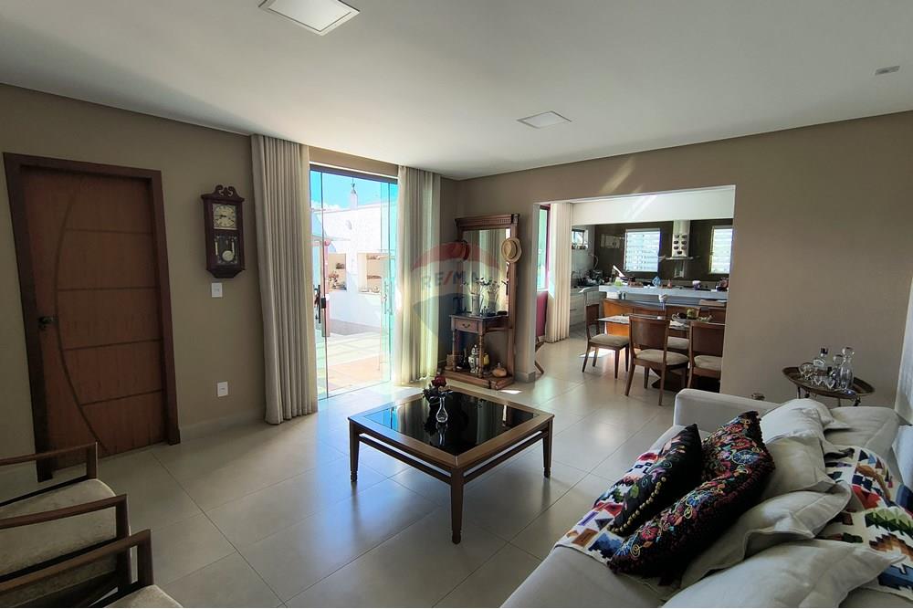 Casa - Venda - Barbacena , Minas Gerais - WhatsApp Image 2025-05-23 at 19.20.36.jpeg - 860391028-16