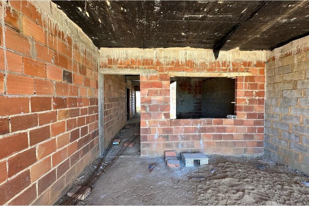 Terreno - Venda - Muriaé , Minas Gerais - WhatsApp Image 2025-09-03 at 15.25.16 (2).jpeg - Garagem - 860371007-99