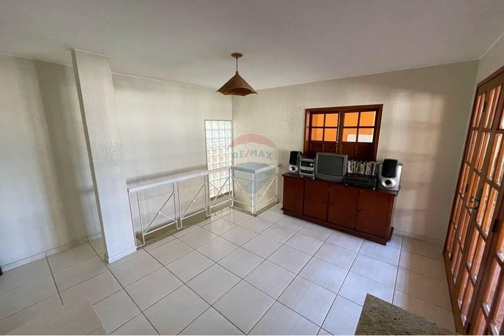 Casa - Venda - Muriaé , Minas Gerais - WhatsApp Image 2025-02-17 at 16.42.10 (3).jpeg - Sala de estar - 860371007-79