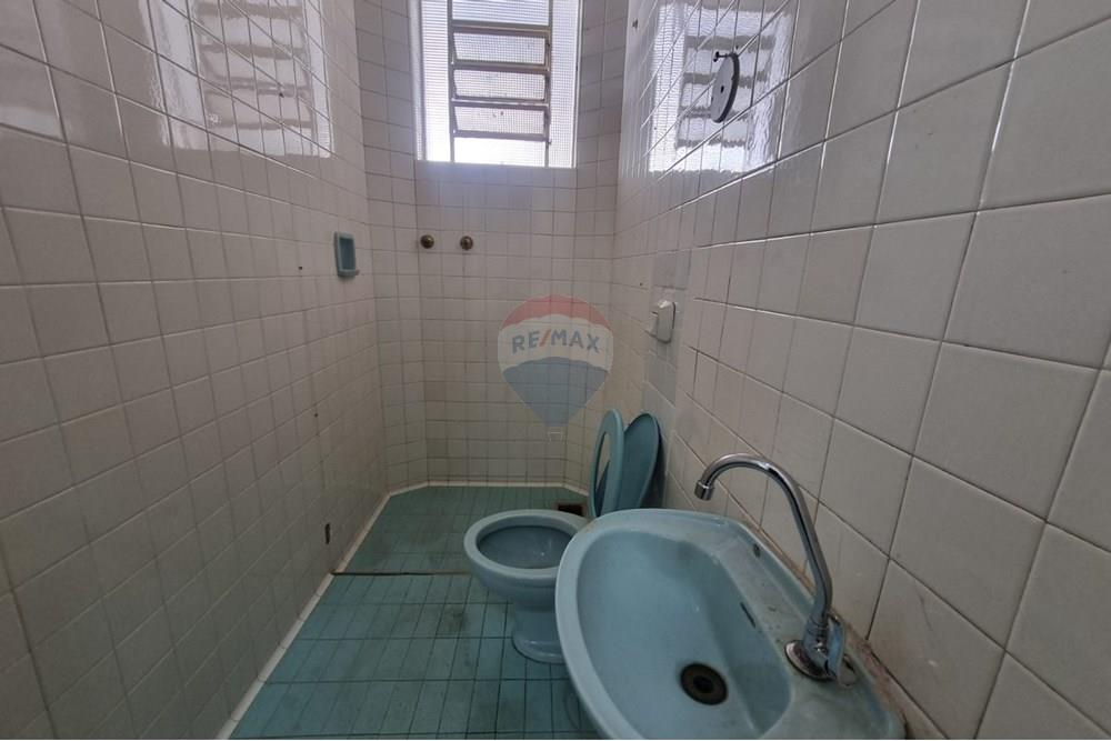 Casa Comercial - Alugar - Juiz de Fora , Minas Gerais - Banheiuro Social ao lado Q1.jpeg - 860361010-488