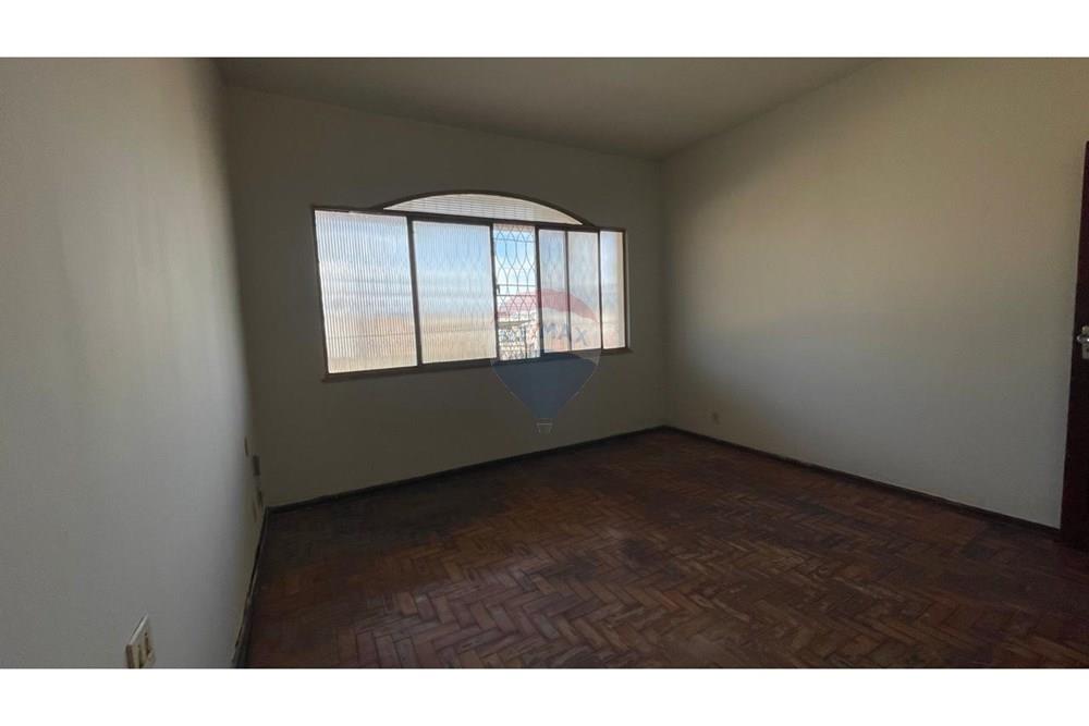 Casa - Venda - Juiz de Fora , Minas Gerais - WhatsApp Image 2025-06-23 at 09.01.13 (15).jpeg - Quarto principal - 860381054-4