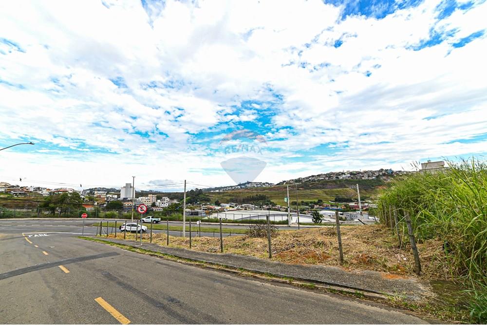 Terreno - Venda - Juiz de Fora , Minas Gerais - michaelseed photo_202401-47.jpg - Garagem - 860211132-1