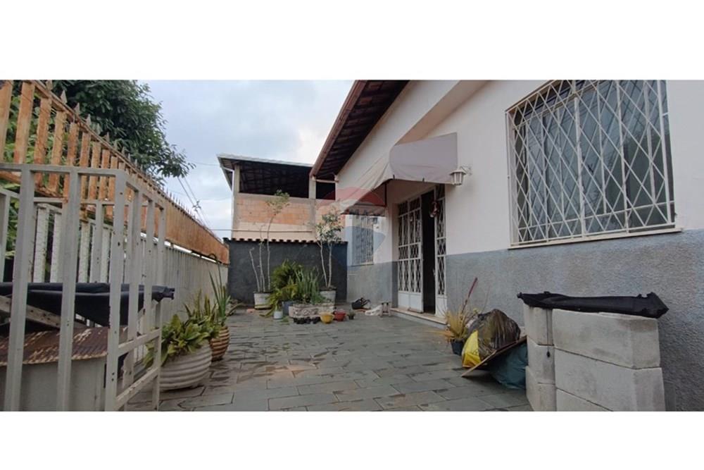 Casa - Venda - Conselheiro Lafaiete , Minas Gerais - d8e920ee-e111-440d-97d0-c6f54a1cde26.jpg - 860421022-96