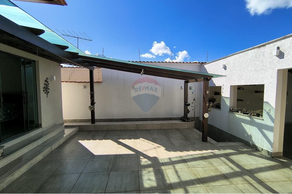 Casa - Venda - Barbacena , Minas Gerais - WhatsApp Image 2025-05-23 at 19.20.32.jpeg - 860391028-16