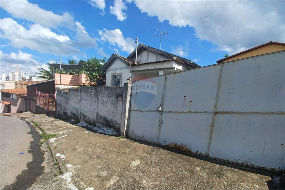 Casa - Venda - Juiz de Fora , Minas Gerais - Garagem - Garagem - 860231017-141