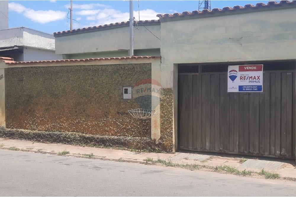 Casa - Venda - Lavras , Minas Gerais - 7d736f78-3eff-4925-b103-3d61c8985a25.jpeg - 860471044-9