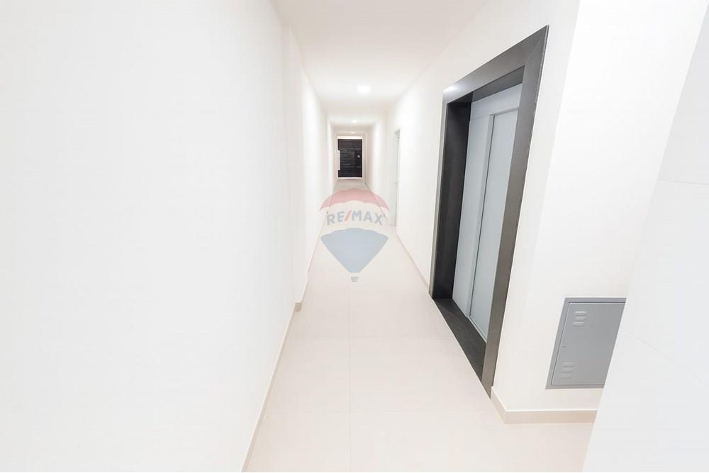 Cj. Comercial/ Sala - Alugar - Juiz de Fora , Minas Gerais - IMG-20250915-WA0035.jpg - Saguão - 860431056-53