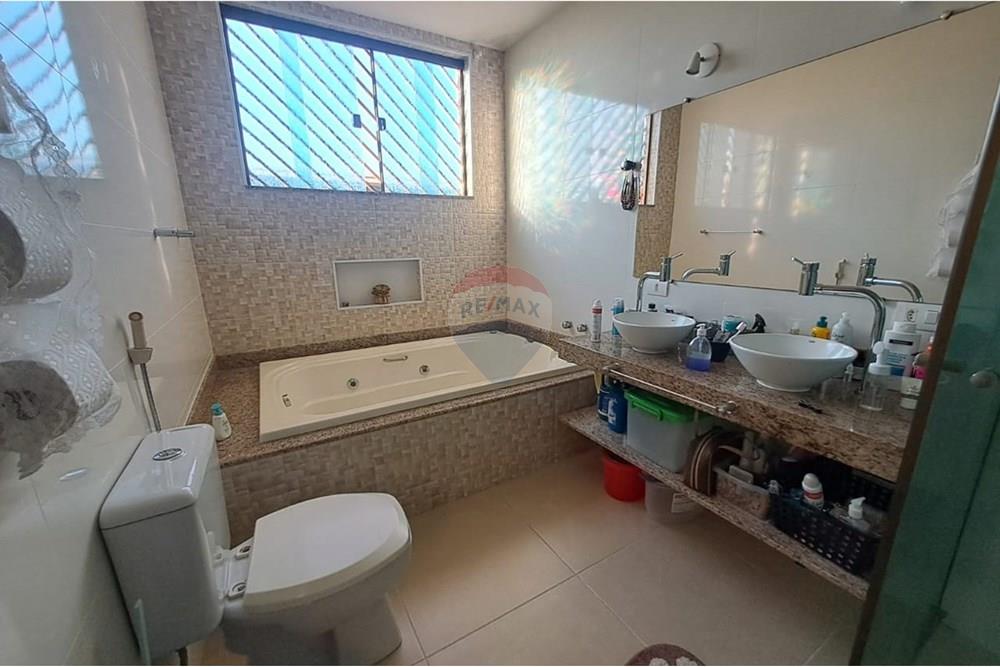Casa - Venda - Juiz de Fora , Minas Gerais - WhatsApp Image 2025-06-10 at 18.30.24 (2).jpeg - Banheiro - 860241100-30