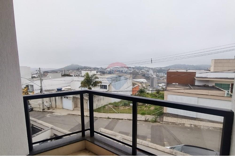 Casa - Venda - Juiz de Fora , Minas Gerais - WhatsApp Image 2025-08-21 at 16.33.23 (1).jpeg - Varanda - 860241112-111