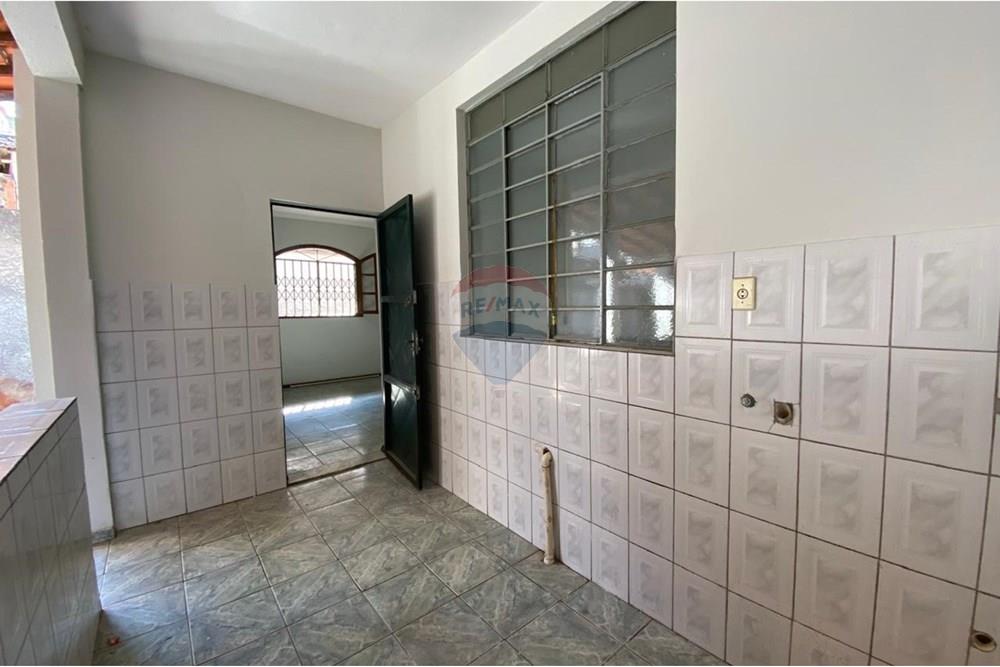 Casa - Alugar - Juiz de Fora , Minas Gerais - Área coberta fundos.jpeg - 860271015-22
