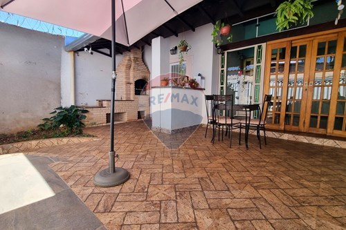 Venda-Casa-Rua Maria Esperança , 155  - Santa Mônica , Uberlândia , Minas Gerais , 38408130-870381033-15