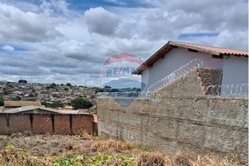 Venda-Terreno-Rua Sebastião Ferreira Silva- Armando Santos , 0  - Armando Santos , Araxá , Minas Gerais , 38180158-870431004-98
