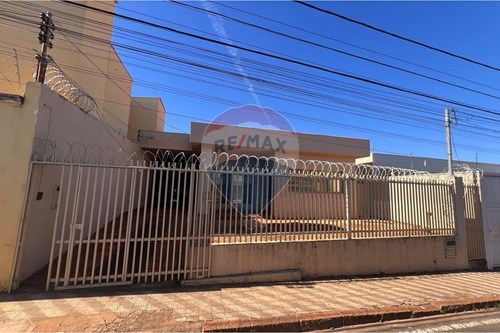 Venda-Casa-Rua Píres de Campos , 206  - Estados Unidos , Uberaba , Minas Gerais , 38015120-870291032-7