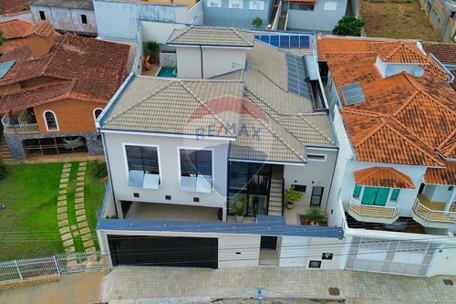 Venda-Casa-Rua Antônio Campos Amaral , 302  - Jardim Coolapa , São Sebastião do Paraíso , Minas Gerais , 37955182-870601029-68
