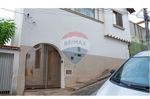 Venda-Casa-Rua Marechal Deodoro da Fonseca , 29  - Em frente ao Clube Aurilândia  - Centro , Nova Lima , Minas Gerais , 34000144-870351021-102