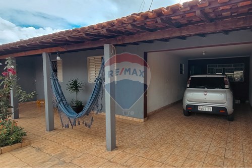 Venda-Casa-Parque das Andorinhas , São Sebastião do Paraíso , Minas Gerais , 37953108-870601013-26