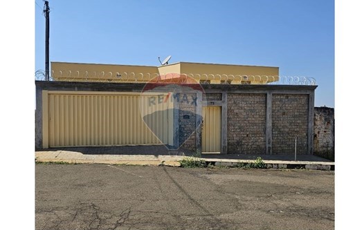 Venda-Casa-Rua das Camelias , 175  - Próximo a Igreja da Penha  - Jardim Panorama , Passos , Minas Gerais , 37904104-870731003-17