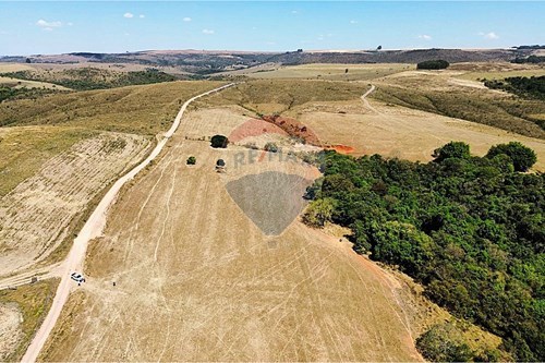 Venda-Chácara / Sítio / Fazenda-Avenida Prefeito Aracely de Paula , 1710  - Centro , Araxá , Minas Gerais , 38184023-870431004-117