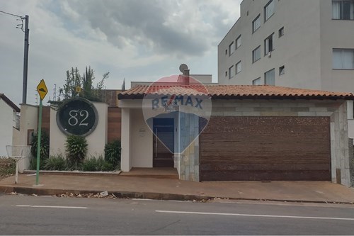Venda-Casa-Rua Alvarina Frota , 82  - Santa Luiza , Varginha , Minas Gerais , 37026670-870641024-2