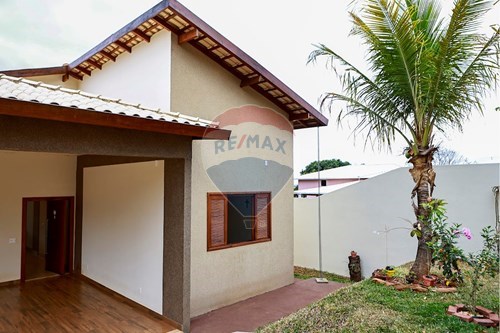 Venda-Casa de Condomínio-Rua Flor do Campo , 290  - portaria  - Centro , Igarapé , Minas Gerais , 32517-060.-870351054-31
