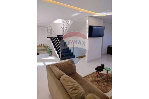 Venda-Casa-Rua Margarida Candida da Fonseca , 75  - Residencial Portinari , Varginha , Minas Gerais , 37062874-870641024-49