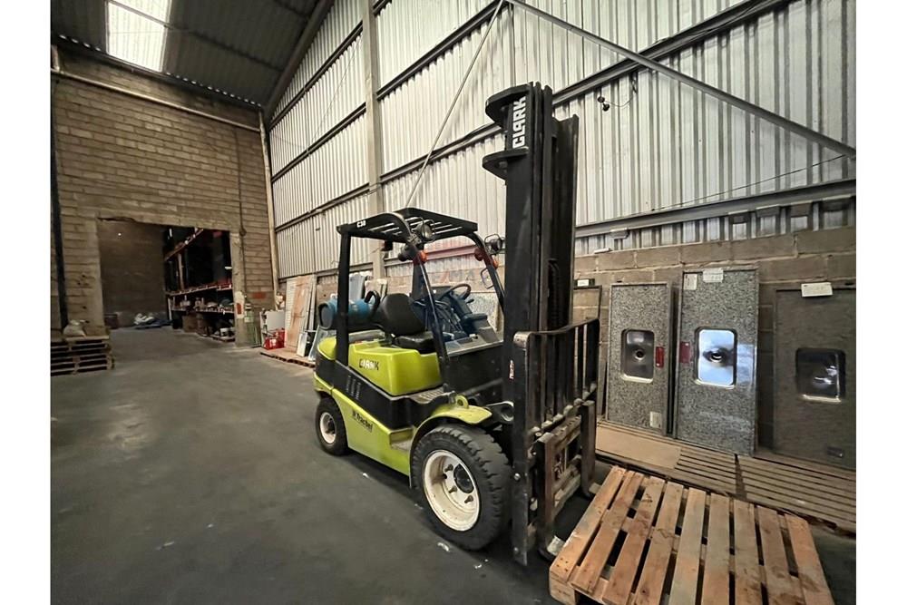 Galpão - Venda - Araxá , Minas Gerais - galpao HM 3.jpeg - 870431058-1