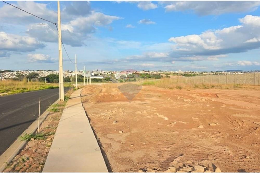 Terreno - Venda - Passos , Minas Gerais - Imagem do WhatsApp de 2025-06-10 à(s) 16.57.36_8926fee1.jpg - 870731001-48