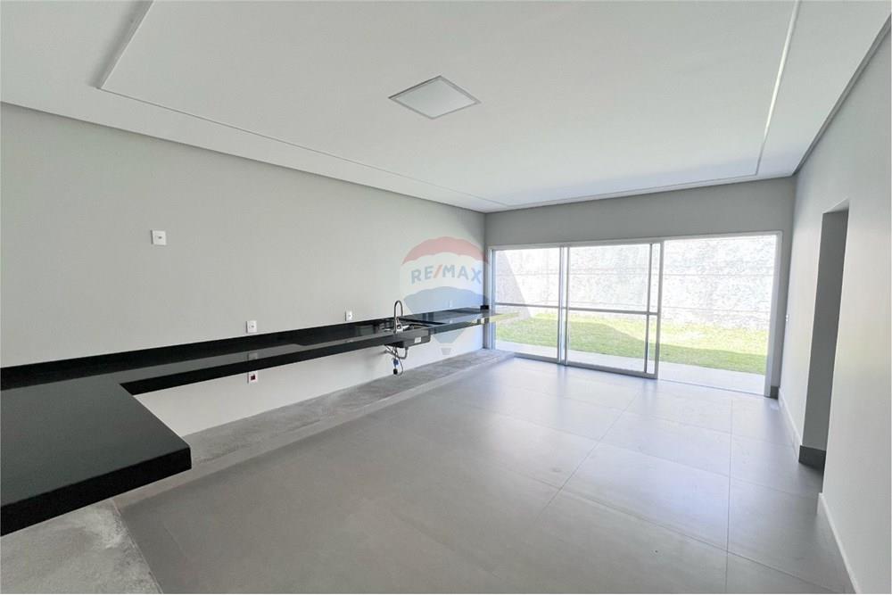 Casa - Venda - Capitólio , Minas Gerais - Imagem do WhatsApp de 2025-10-06 à(s) 11.49.09_92f8eb2b.jpg - 870731003-20