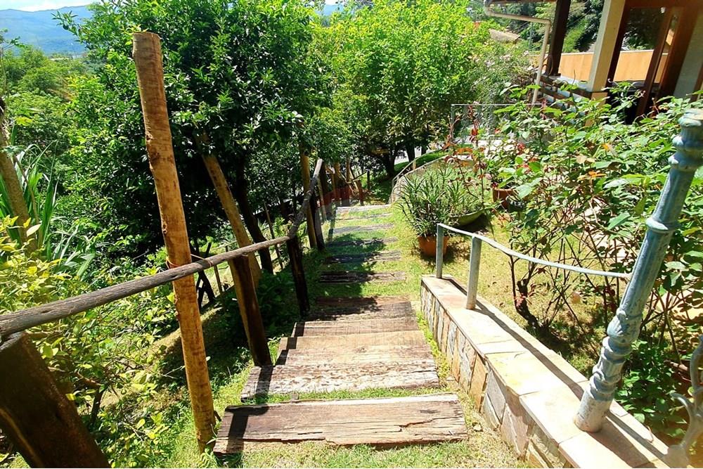 Casa de Condomínio - Venda - Nova Lima , Minas Gerais - Foto casa lateral direita escadas.jpeg - 870241097-27