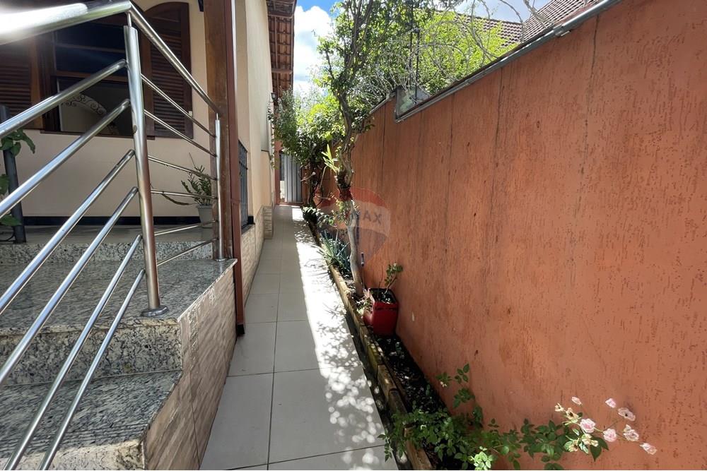 Casa - Venda - Belo Horizonte , Minas Gerais - CORREDOR LATERAL 2.jpg - 870241105-11