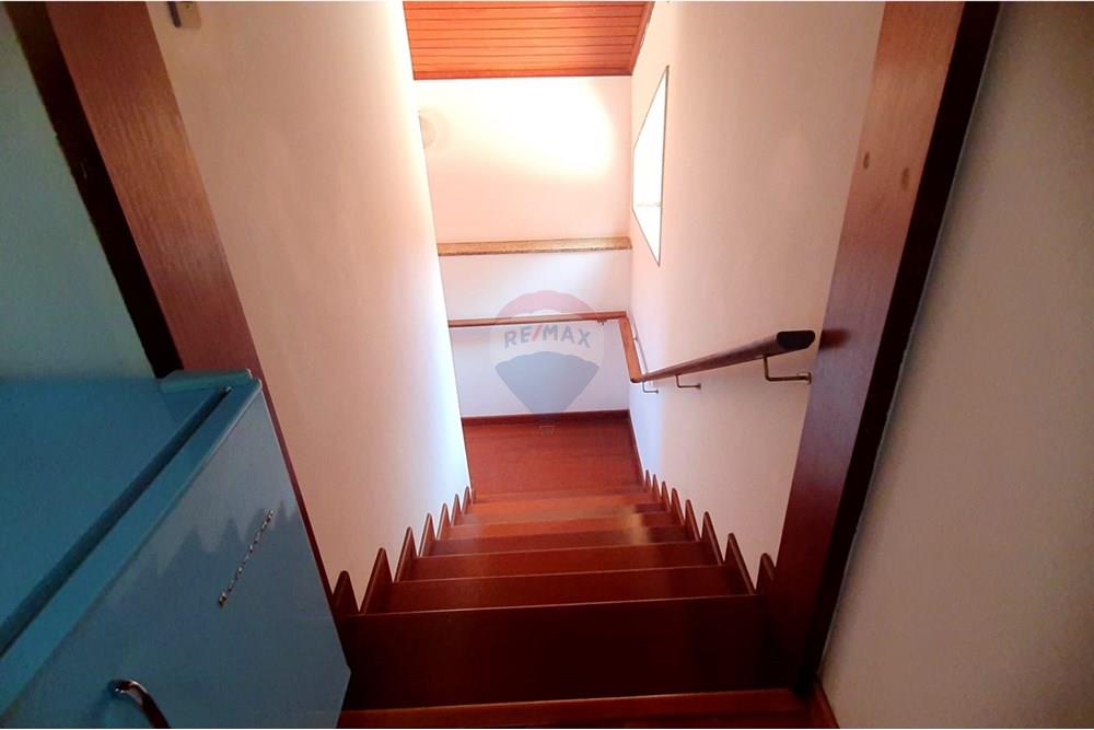 Casa de Condomínio - Venda - Nova Lima , Minas Gerais - foto casa escada interna 2º piso descida.jpeg - 870241097-27