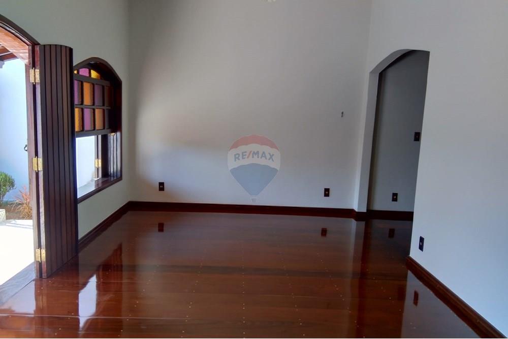 Casa - Venda - Varginha , Minas Gerais - WhatsApp Image 2025-08-26 at 15.08.00 (2).jpeg - 870641045-5