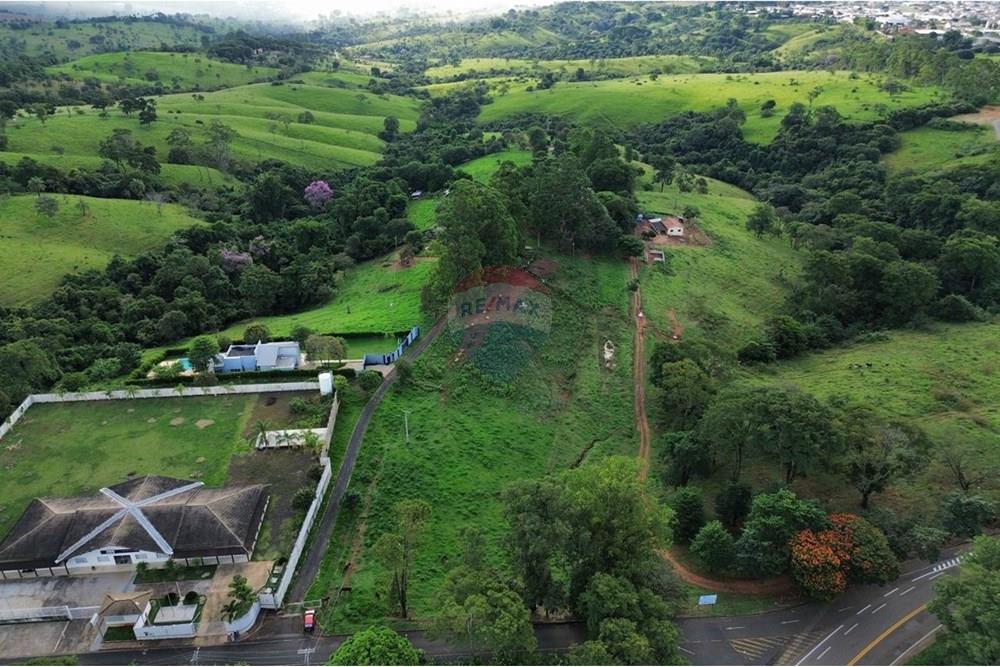 Terreno - Venda - Araxá , Minas Gerais - ADOLFO MARQUES DE SÁ TERRENO ESTRADA VELHA DO BARREIRO FOTO VISTA DO ALTO  RODOVIA 3.jpg - 870431004-103