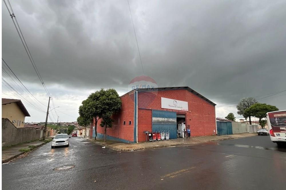 Galpão - Venda - Araxá , Minas Gerais - galpao HM 2.jpeg - 870431058-1