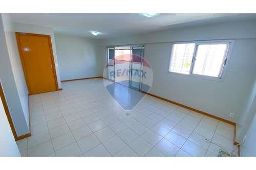 Venda-Apartamento-Jardim dos Ipês Rua Ipê Amarelo Lote 06 , 903  - Edifício Jardim dos Ipês  - Sul , Águas Claras , Distrito Federal , 71937360-880261134-30