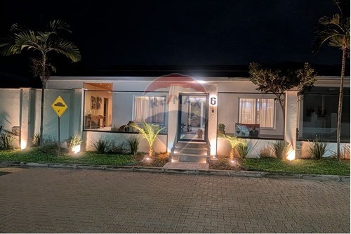 Venda-Casa-C. Estancia Quintas da Alvorada, Qd 02, Cj 22 , 06  - Próximo ao Comércio do Solar  - Jardim Botânico , Brasília , Distrito Federal , 71680389-880331038-46