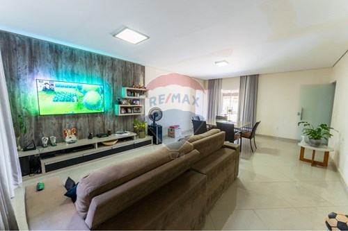 Venda-Casa de Condomínio-Cond Prive Etapa Sul Etapa C conjunto 18 lote , 06  - Jardim Botânico , Brasília , Distrito Federal , 71680-348-880111100-24