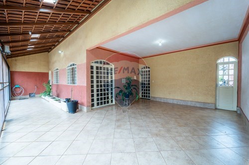 Venda-Casa-Rua Minas Gerais , 00  - Vila Planalto , Brasília , Distrito Federal , 70803250-880251003-83