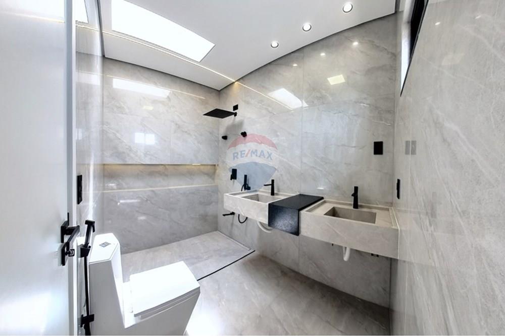 Casa de Condomínio - Venda - Sobradinho , Distrito Federal - banheiro suite principal.jpg - 880331042-20