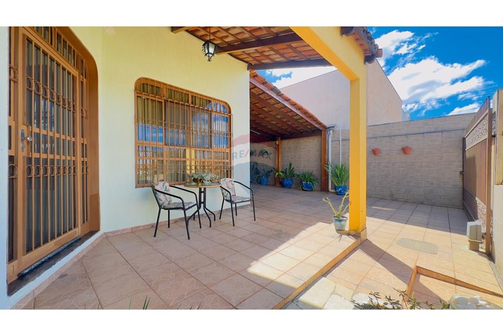 Casa - Venda - Sobradinho , Distrito Federal - Fachada 2.jpg - 880341013-76