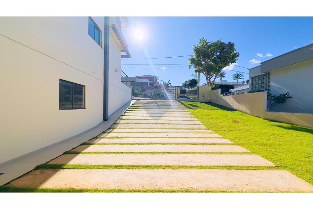 Casa - Venda - Brasília , Distrito Federal - vista garagem frente casa.jpg - 880341024-133