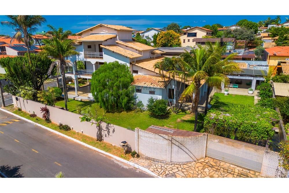 Casa - Venda - Sobradinho , Distrito Federal - 02 - Vista Lateral Ampla.jpeg - 880151004-196