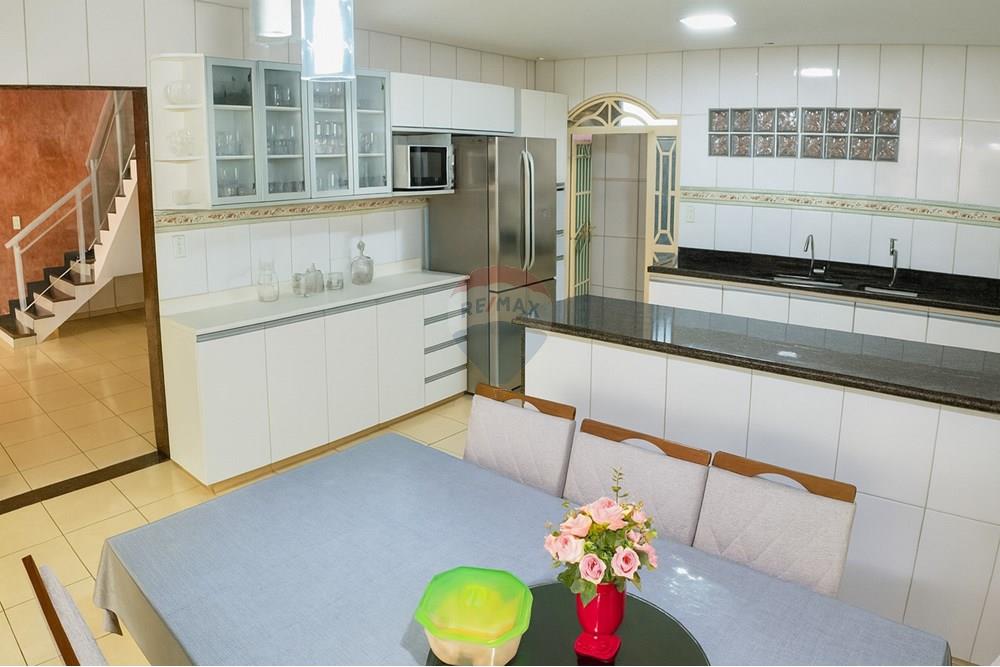 Sobrado - Venda - Taguatinga , Distrito Federal - 9F5BBD04-FB7F-498C-9C87-9F48CF4DBF32.jpg - 880231061-46