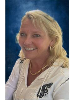 Associate - Marja Beentjes - RE/MAX ISLAND PROPERTIES