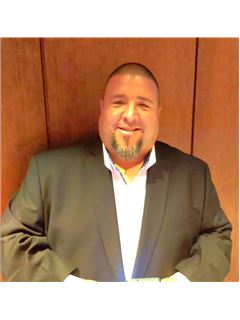 Asociado de Venta/Agente - Jose Davila - RE/MAX DORADO REALTY