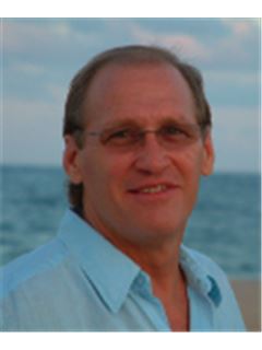 Makelaar - Woody Bonrud - RE/MAX REAL ESTATE GROUP