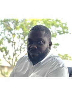 Associate - Derrick Robinson - RE/MAX ISLAND PROPERTIES