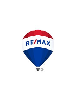 Associate - Abigail Hernandez - RE/MAX TOP