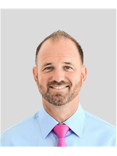 Asociado de Venta/Agente - James Bovell - RE/MAX CAYMAN ISLANDS