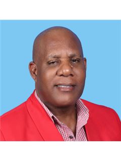 Associate - Francis Tavares - RE/MAX ELITE REALTY 3